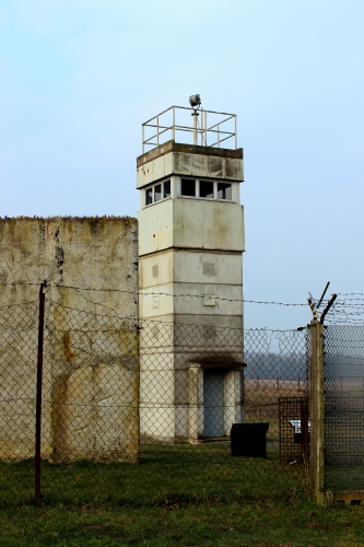Ein ehemaliger Wachturm am Grenzhus Schlagsdorf.
