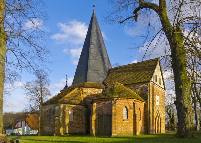 Der Zentralbau der Kirche hat einen achteckigen Grundriss.