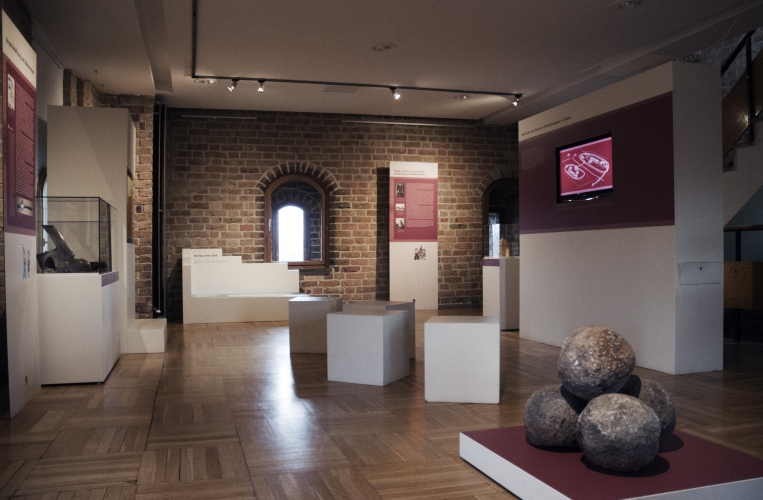 Die Dauerausstellung im Tor informiert über die Rostocker Stadtbefestigung.