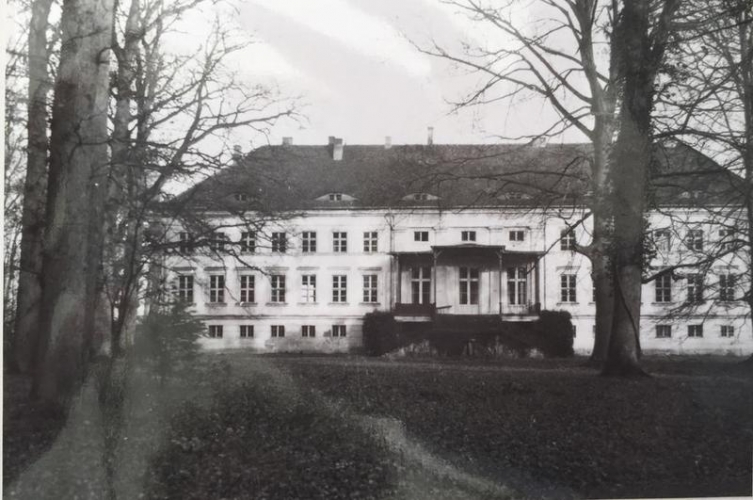 Das Schloss um 1930