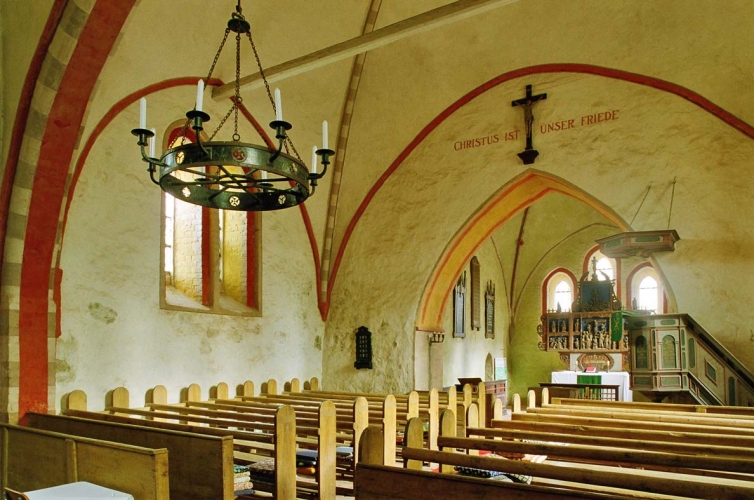 Das Innere der Thelkower Kirche.