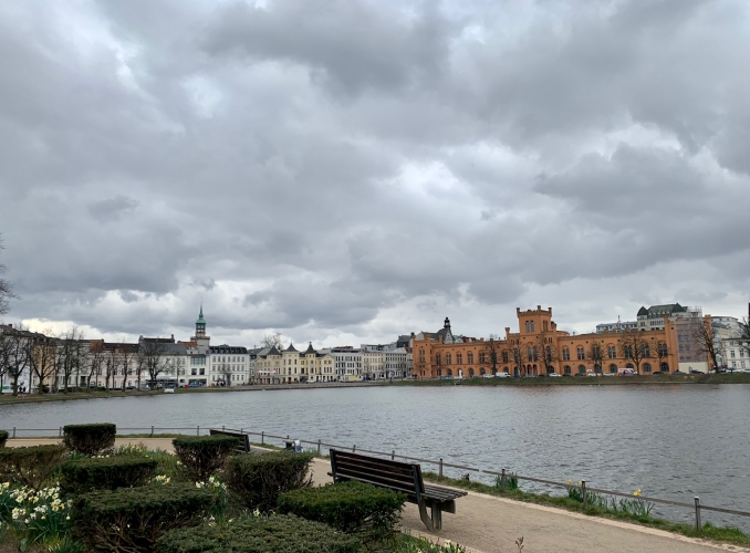 Blick von der Terasse am Ostufer