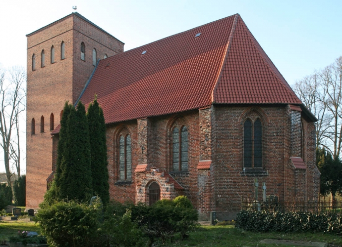 Blick auf Chor und Südseite.