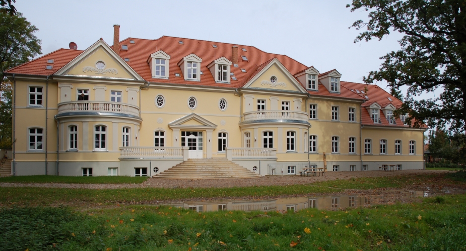 Konnte vor dem Verfall gerettet werden: das Gutshaus Saunstorf.