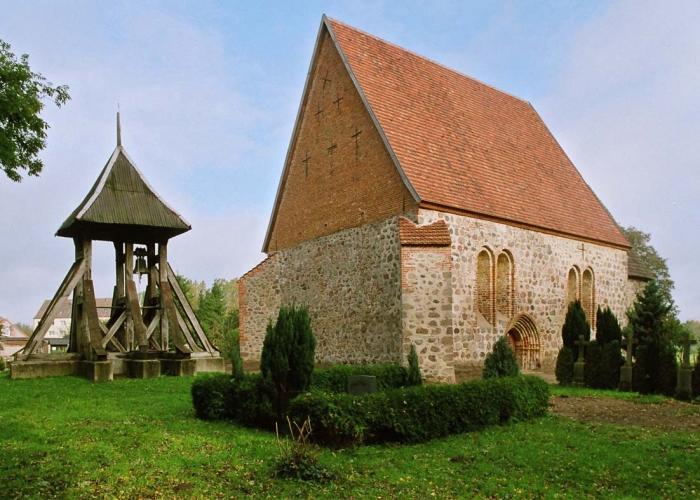 Die Thelkower Dorfkircheentstand aus Steinen einer alten slawischen Burg.
