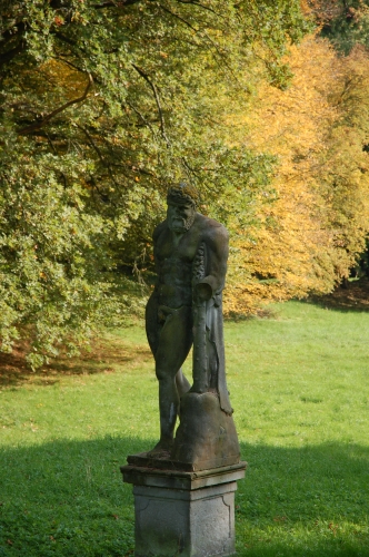 Skulptur im Garten