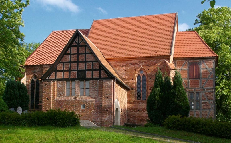 Die Dorfkirche Bibow von Nord