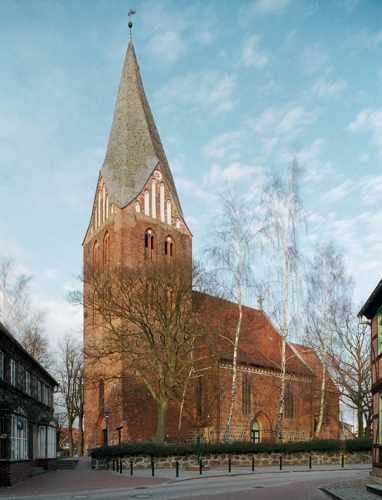 Die Kirche Neubukow mit ihrem 52 Meter hohen Turm.