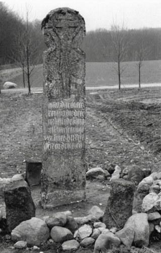 Der Everstorfer Sühnesein von Osten in einer Aufnahme von 1972.