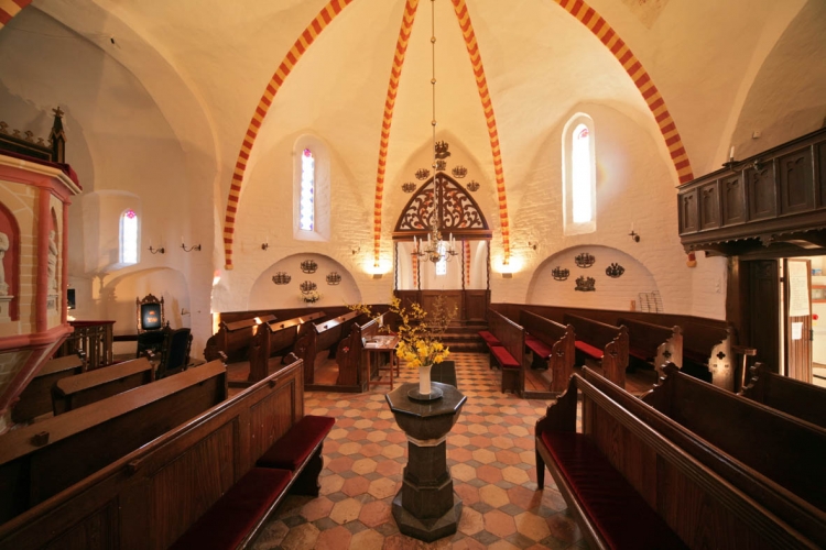 Die Ludorfer Kirche von innen.