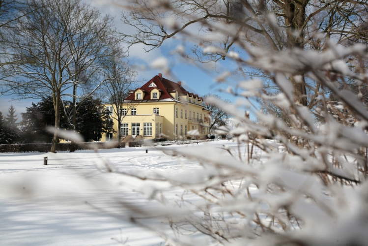 Das Gutshaus in der Winterlandschaft