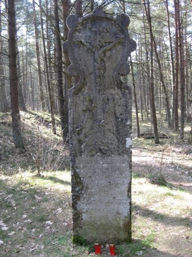 Im Wald versteckt: Der Herrnburger Sühnestein