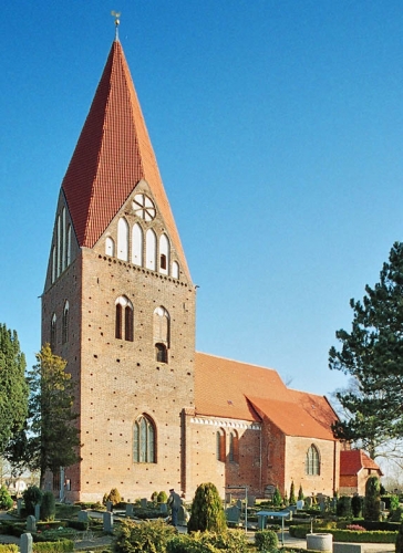 Der Turm der Prosekener Kirche