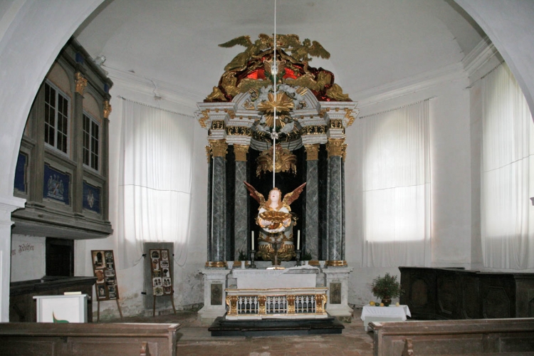 Taufengel und Altar