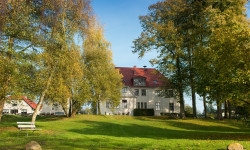 Das Gutshaus von der Parkseite