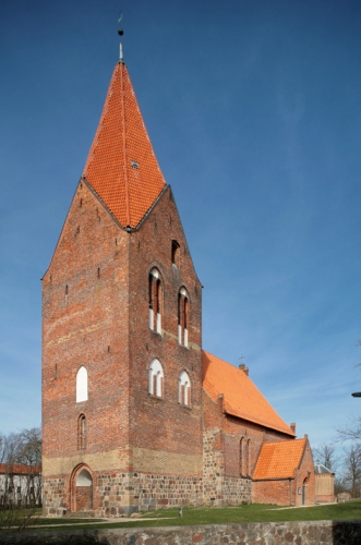 Der Turm der Kirche diente lange als Landmarke für die Schiffahrt