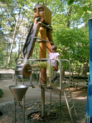 Der Rostocker Zoo lädt auch zum Spielen ein.