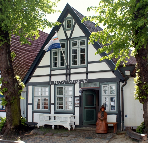 Das Warnemünder Heimatmuseum befindet sich in einem der alten Häuser der Alexandrinenstraße.